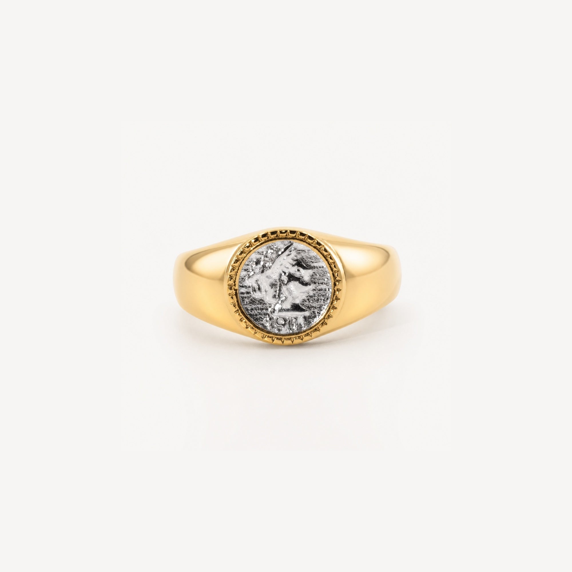 Aurum&Co engraved signet ring in 18k gold plating