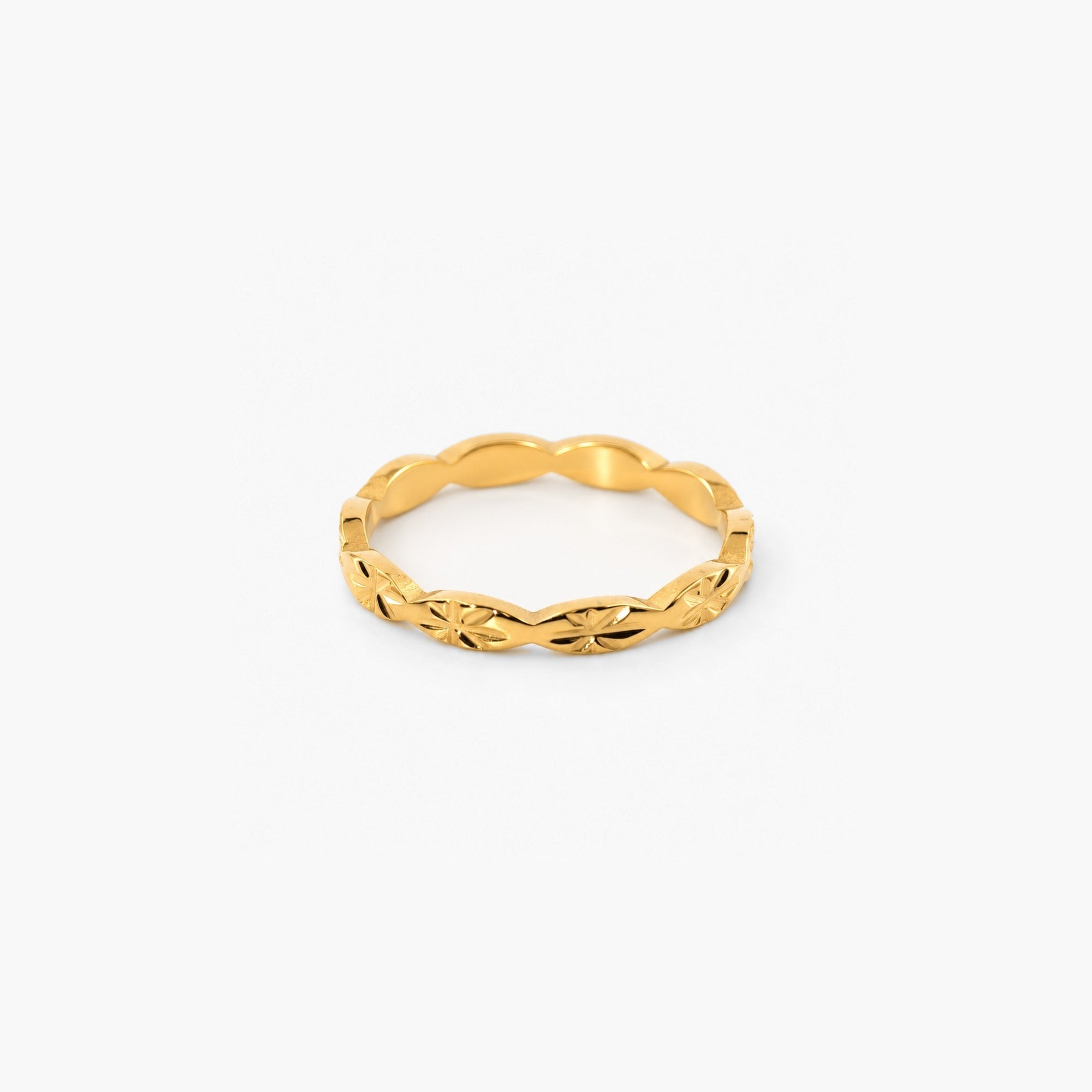 Aurum&Co stackable band ring in 18k gold plating