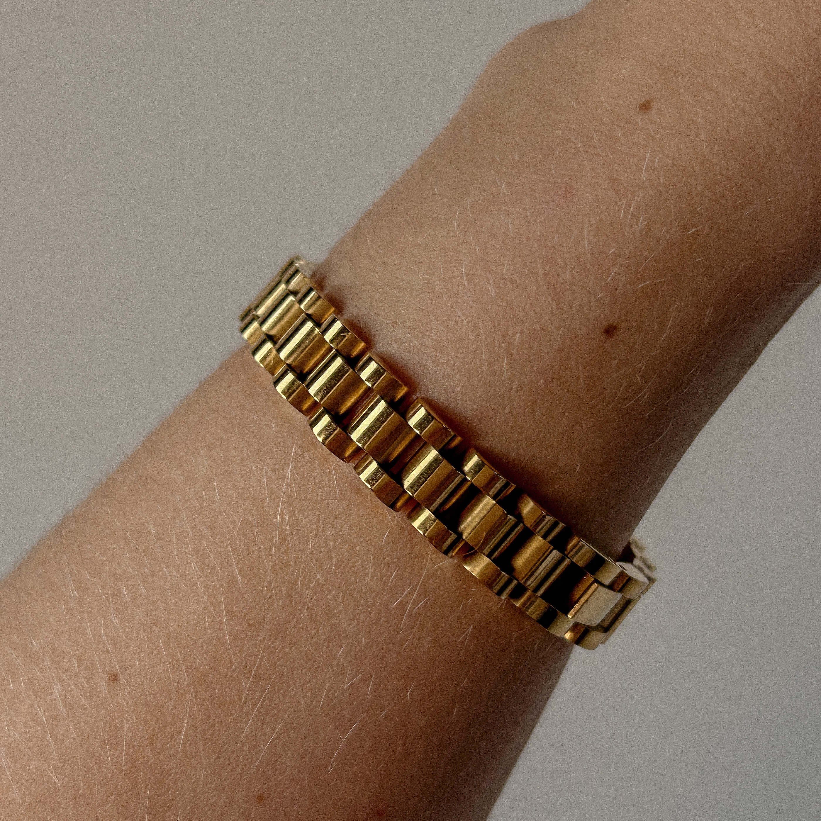 Aero Watch Strap Bracelet | 18k Gold Plated Stainless Steel, Waterproof 1