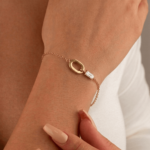 Bella Oval Link Bracelet | White Baguette Stone, 18k Gold Plated 1