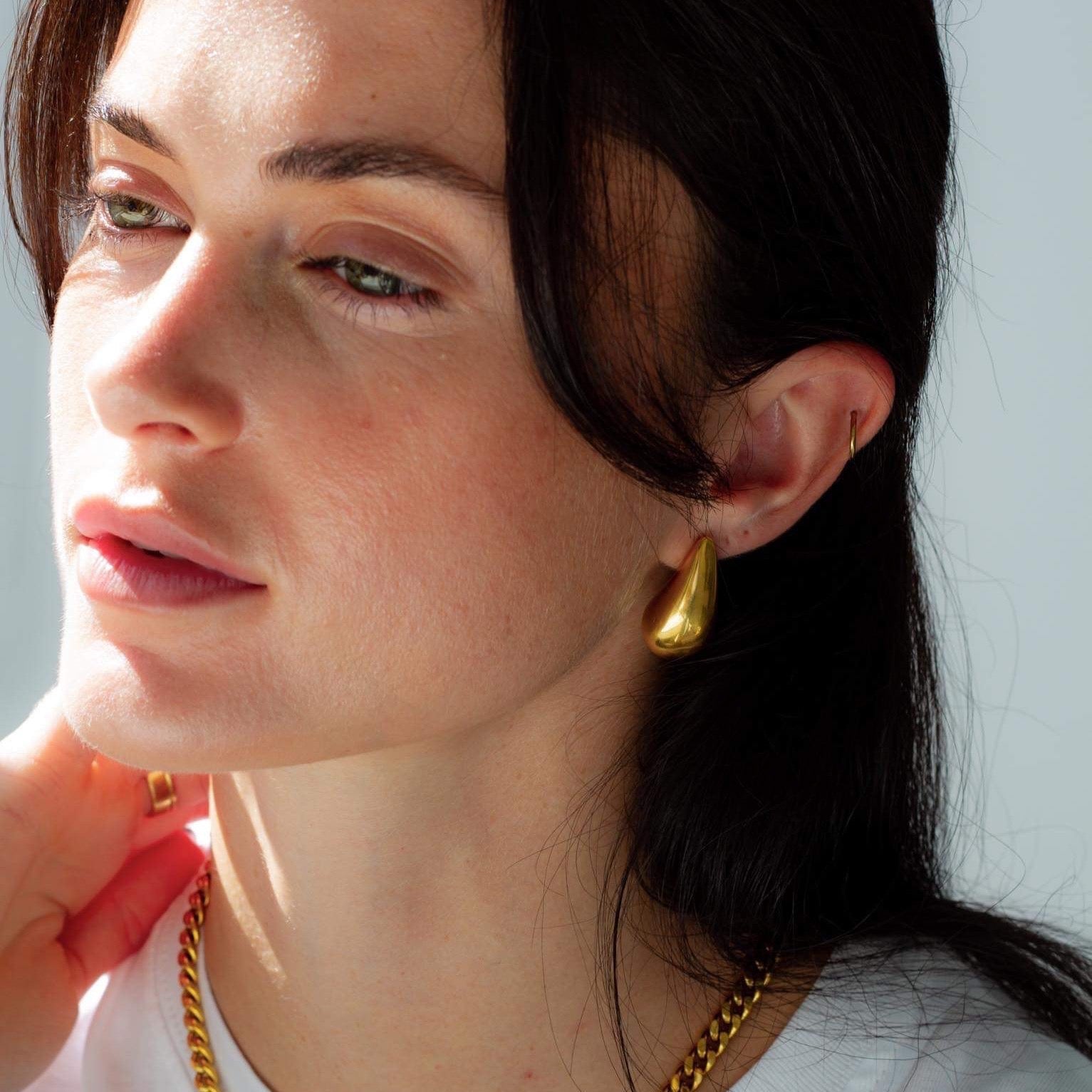 Cora Teardrop Earrings | Medium Chunky 18k Gold Plated Stainless Steel 1