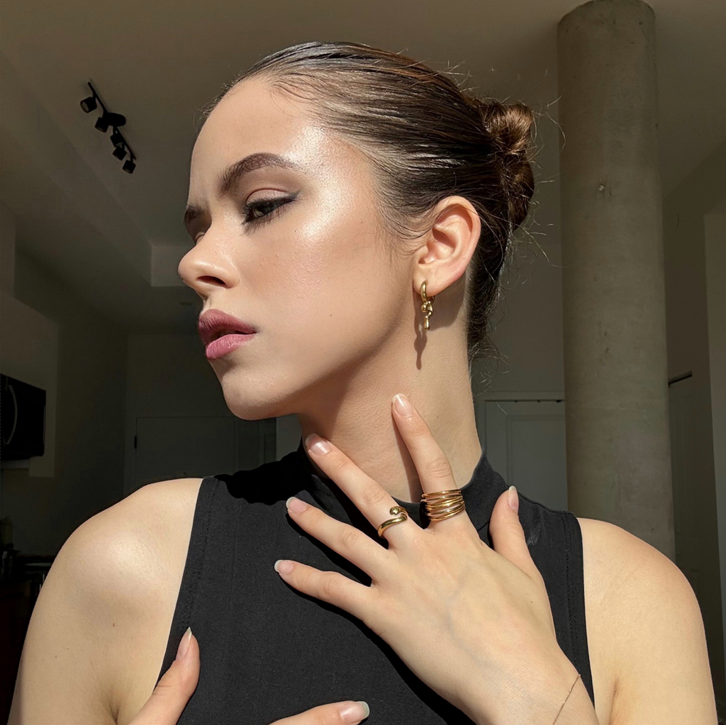 Dara Hoop Earrings | 18k Gold Plated, Tarnish Resistant 2