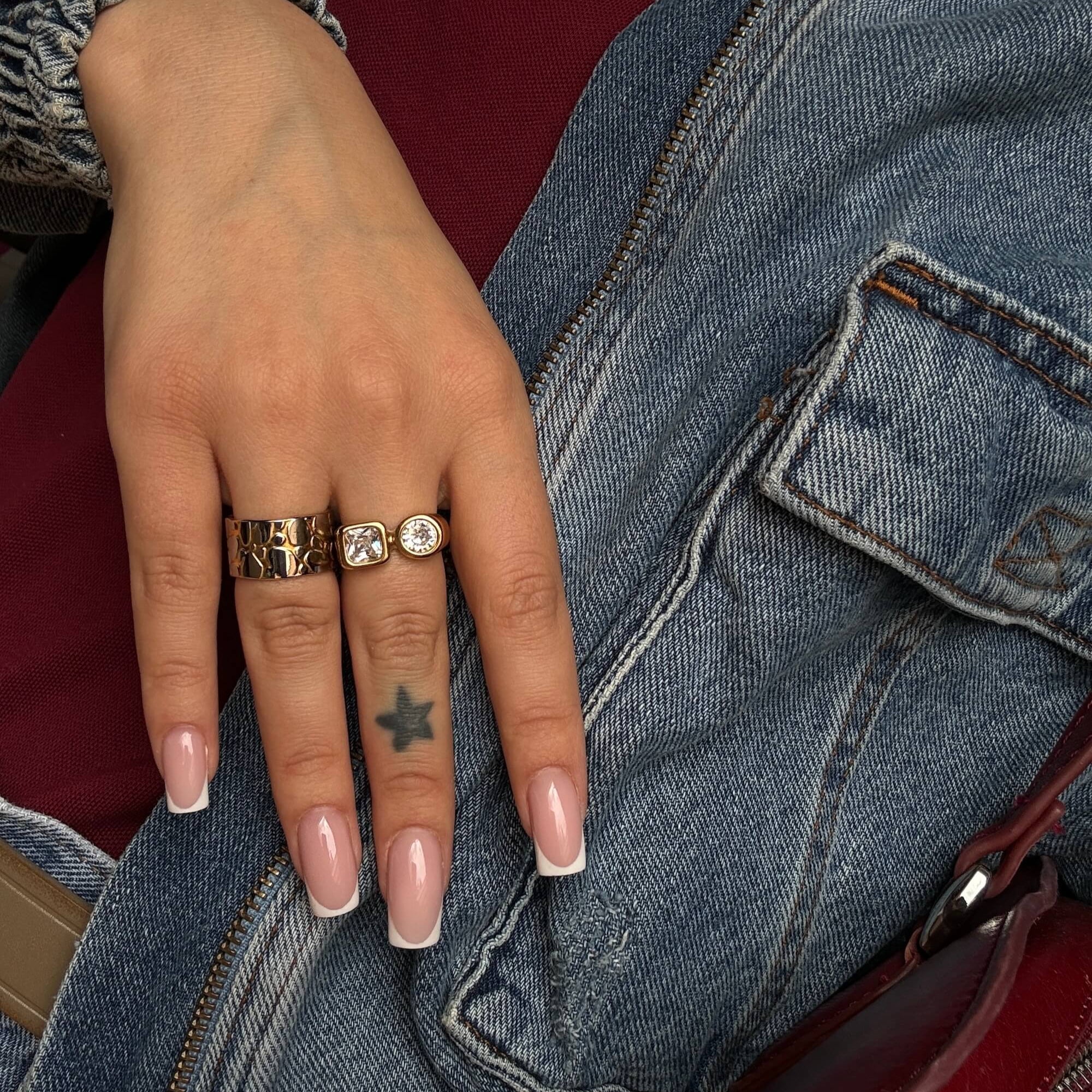 Diora Glow Ring | 18k Gold Plated, Stainless Steel 2