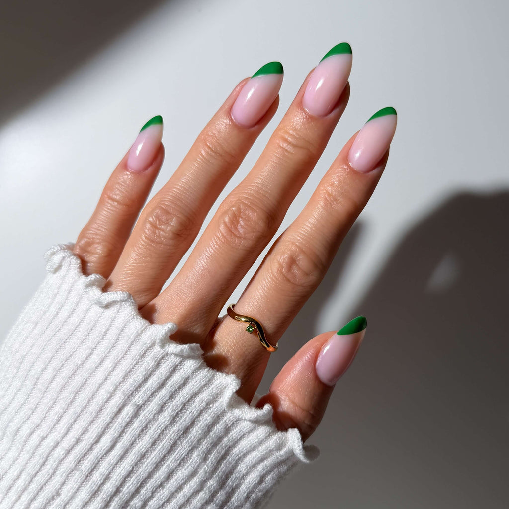 Elysia Wave Ring | 18k Gold Plated with Emerald Accent 2