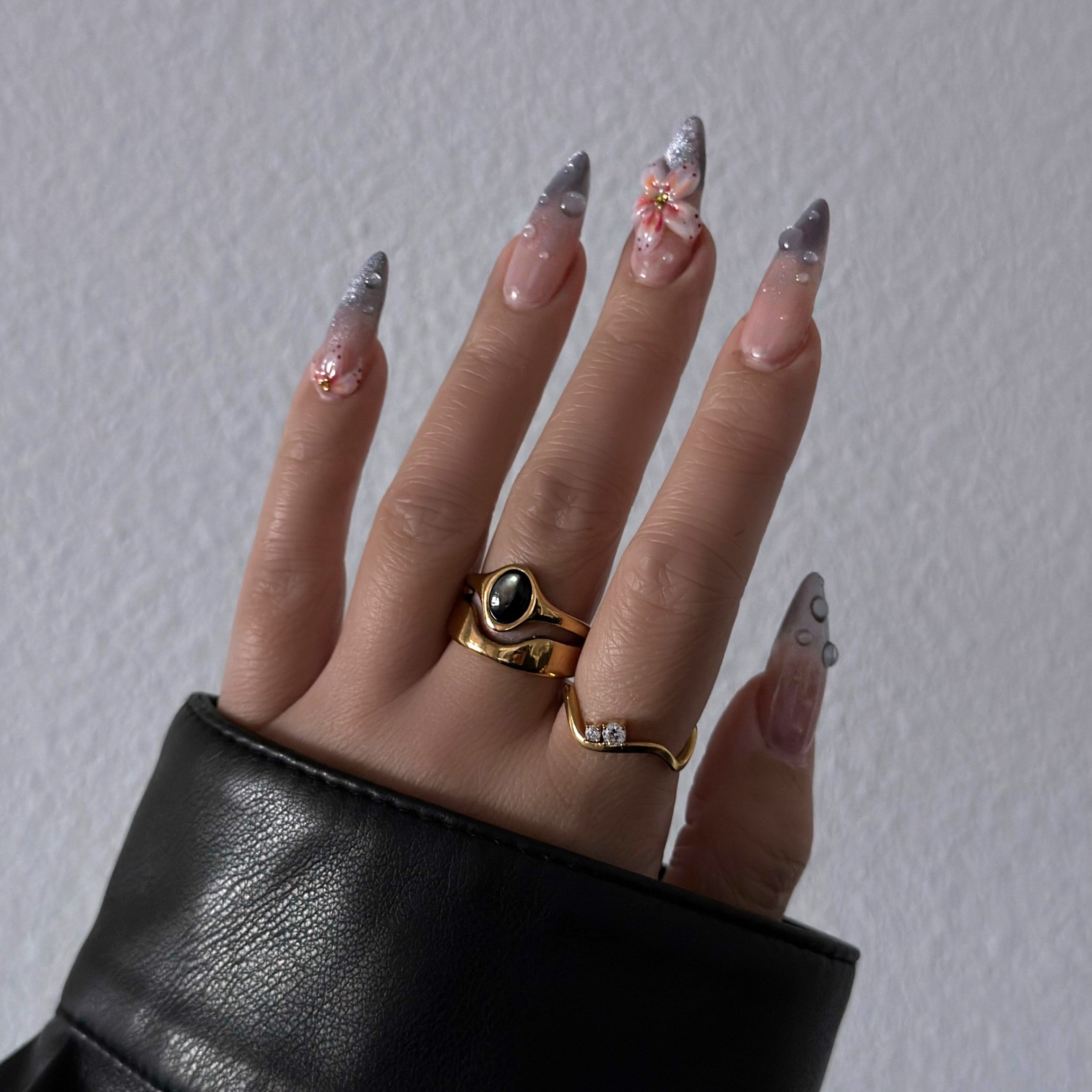 Haven Ring | Black Mother of Pearl, 18k Gold Plated Stainless Steel 4