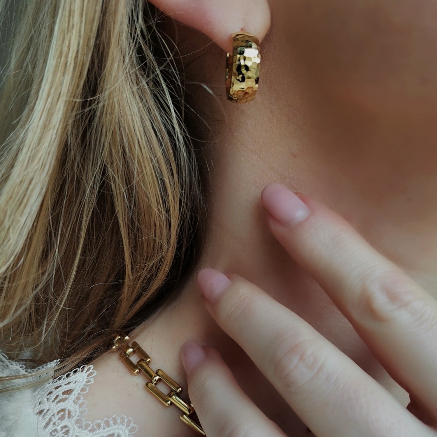 Helora Small Hoop Earrings | 18K Gold Plated, Hammered Texture 1