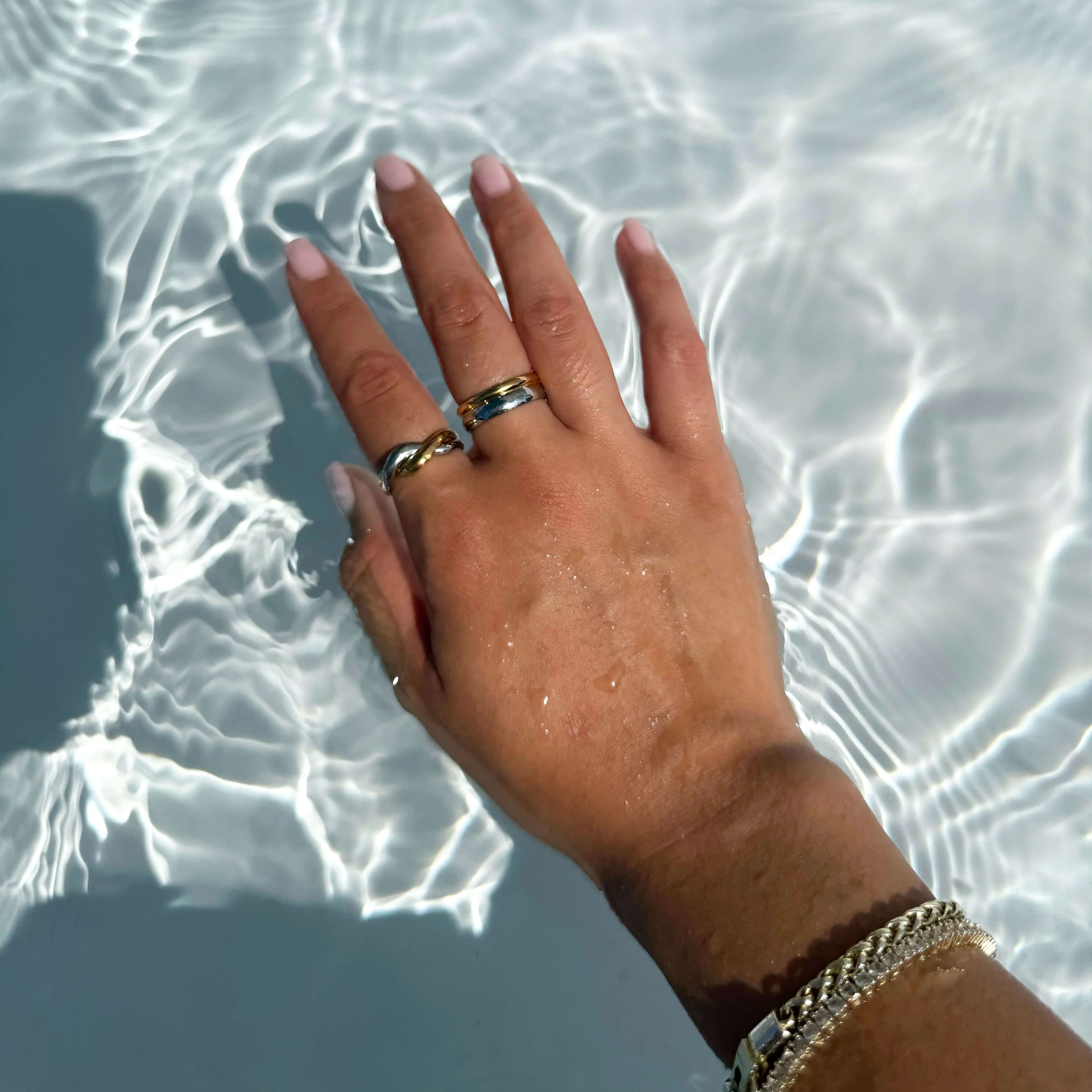 Liora Wave Ring | 18k Gold Plated Stainless Steel 2