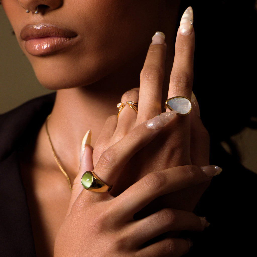 Maris Statement Signet Ring | Mother of Pearl Inlay, Gold-Tone 3