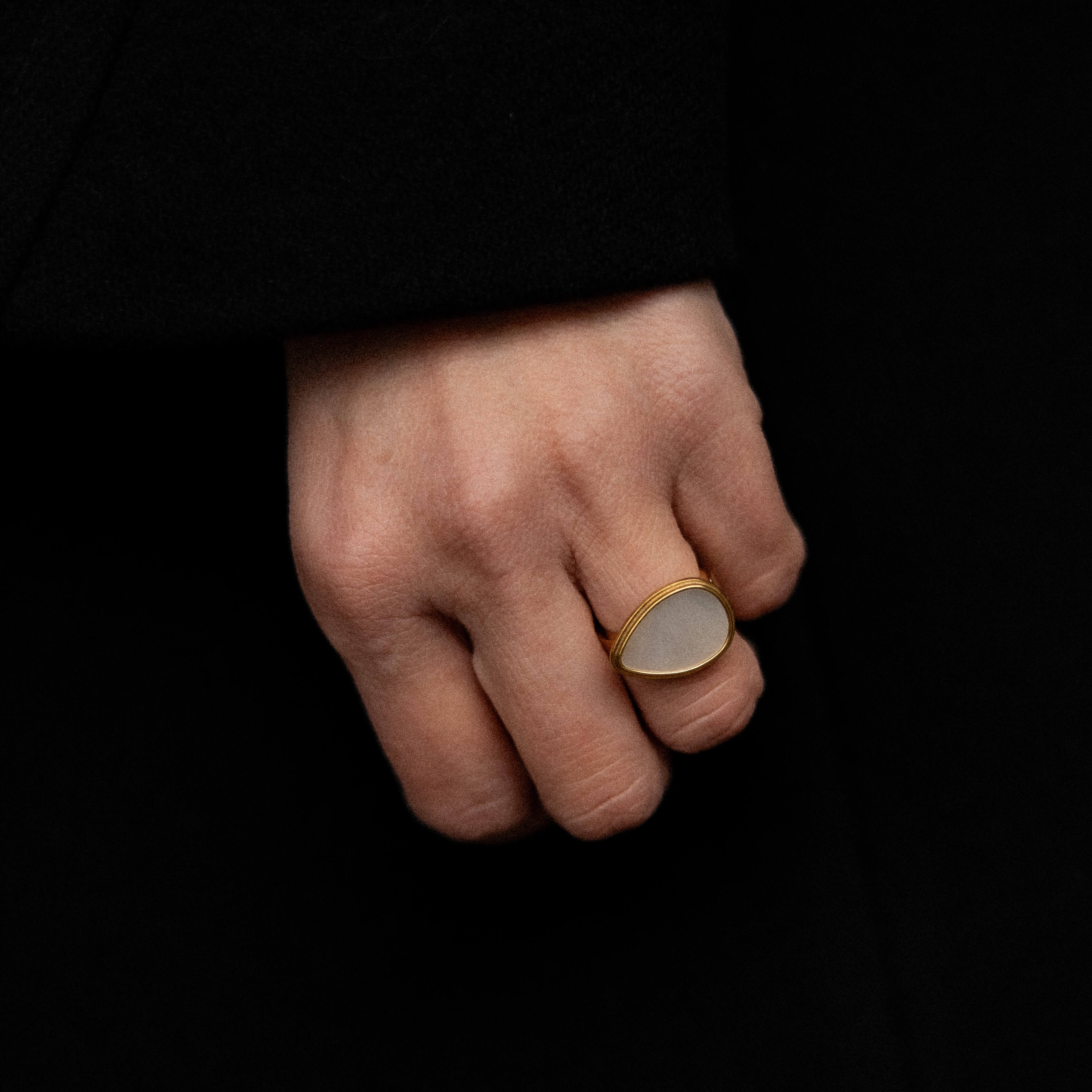 Maris Statement Signet Ring | Mother of Pearl Inlay, Gold-Tone 4