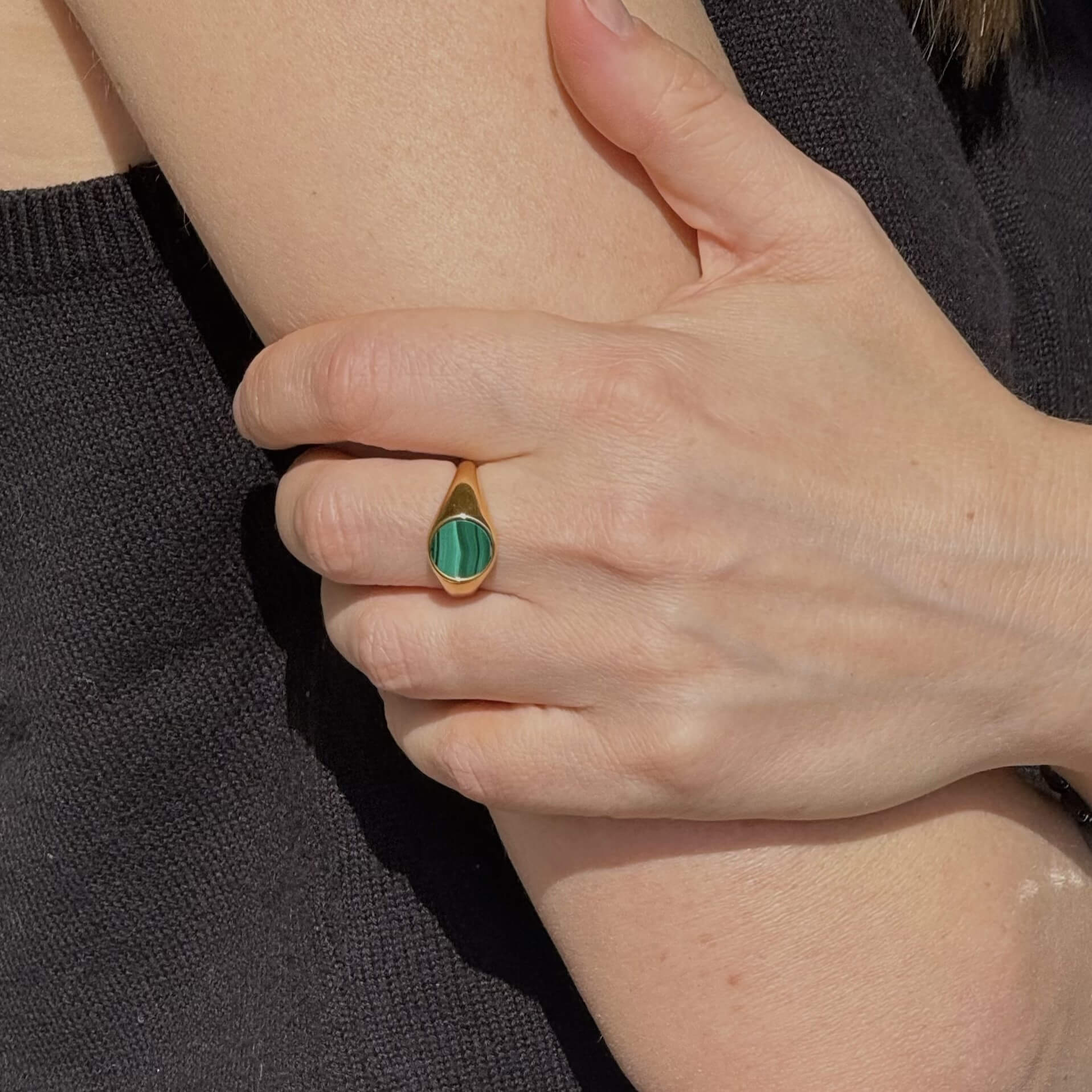 Maya Signet Ring | Malachite Gemstone, 18k Gold Plated 1