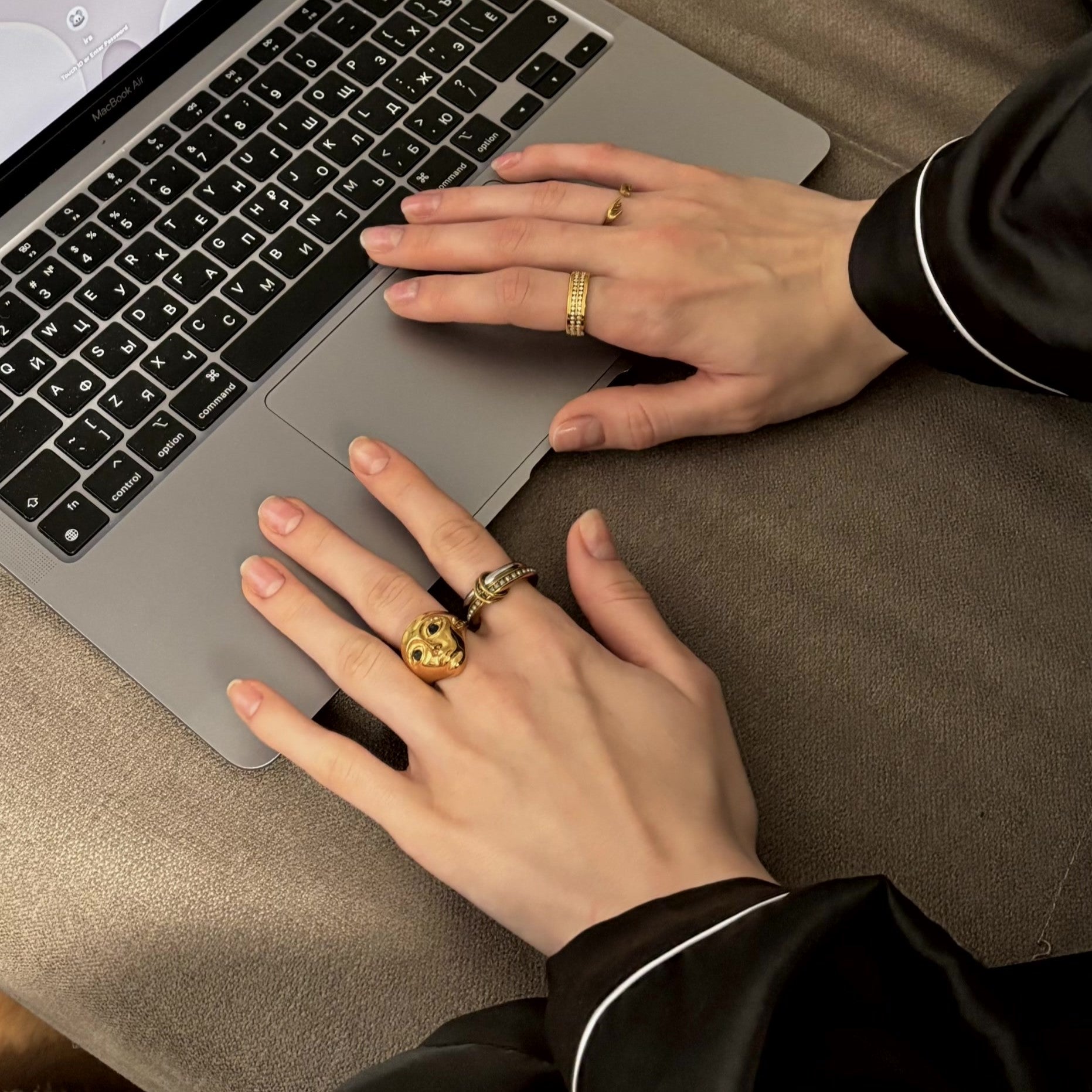 Mira Face Ring | 18k Gold Plated, Deep Blue Gemstone Eyes 5
