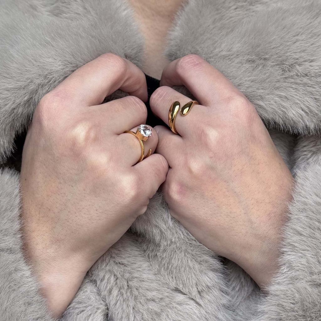 Mira Hug Ring | 18k Gold Plated Stainless Steel 3
