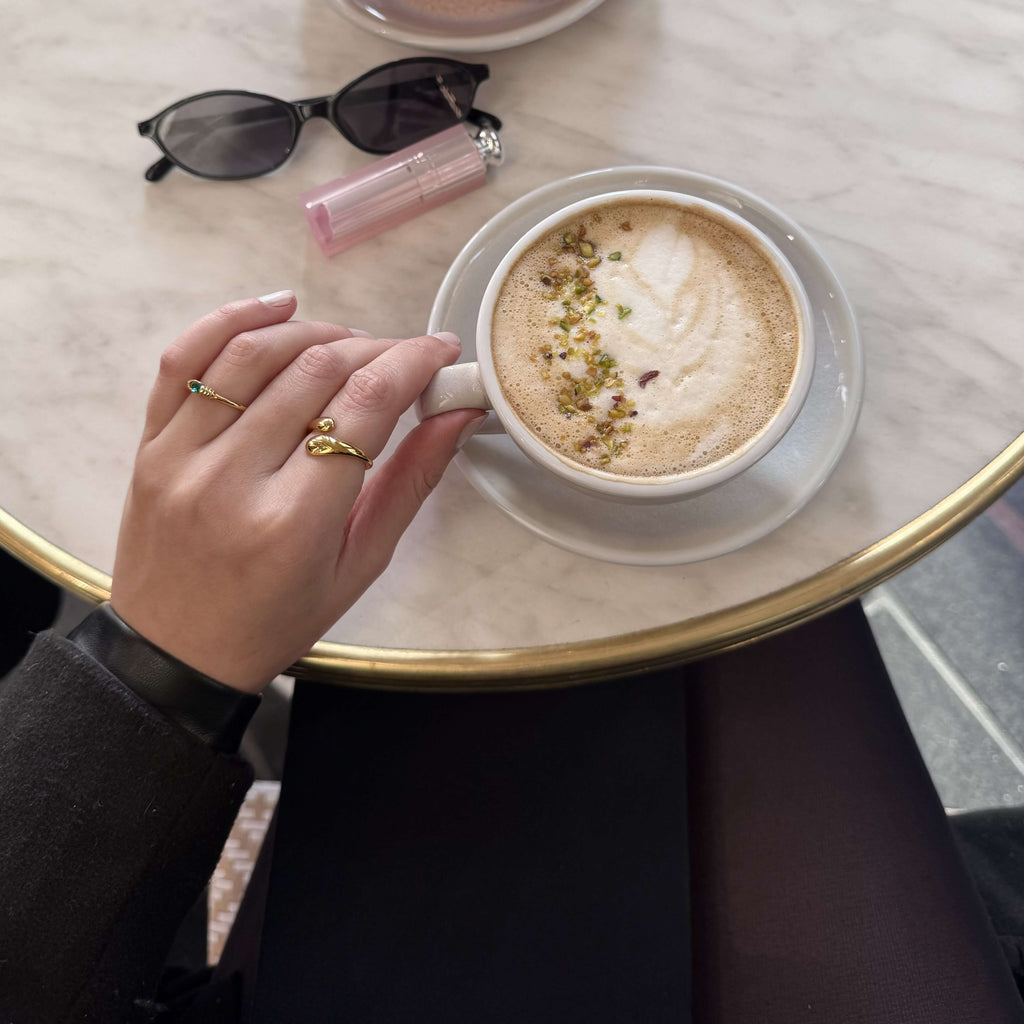 Mira Hug Ring | 18k Gold Plated Stainless Steel 7