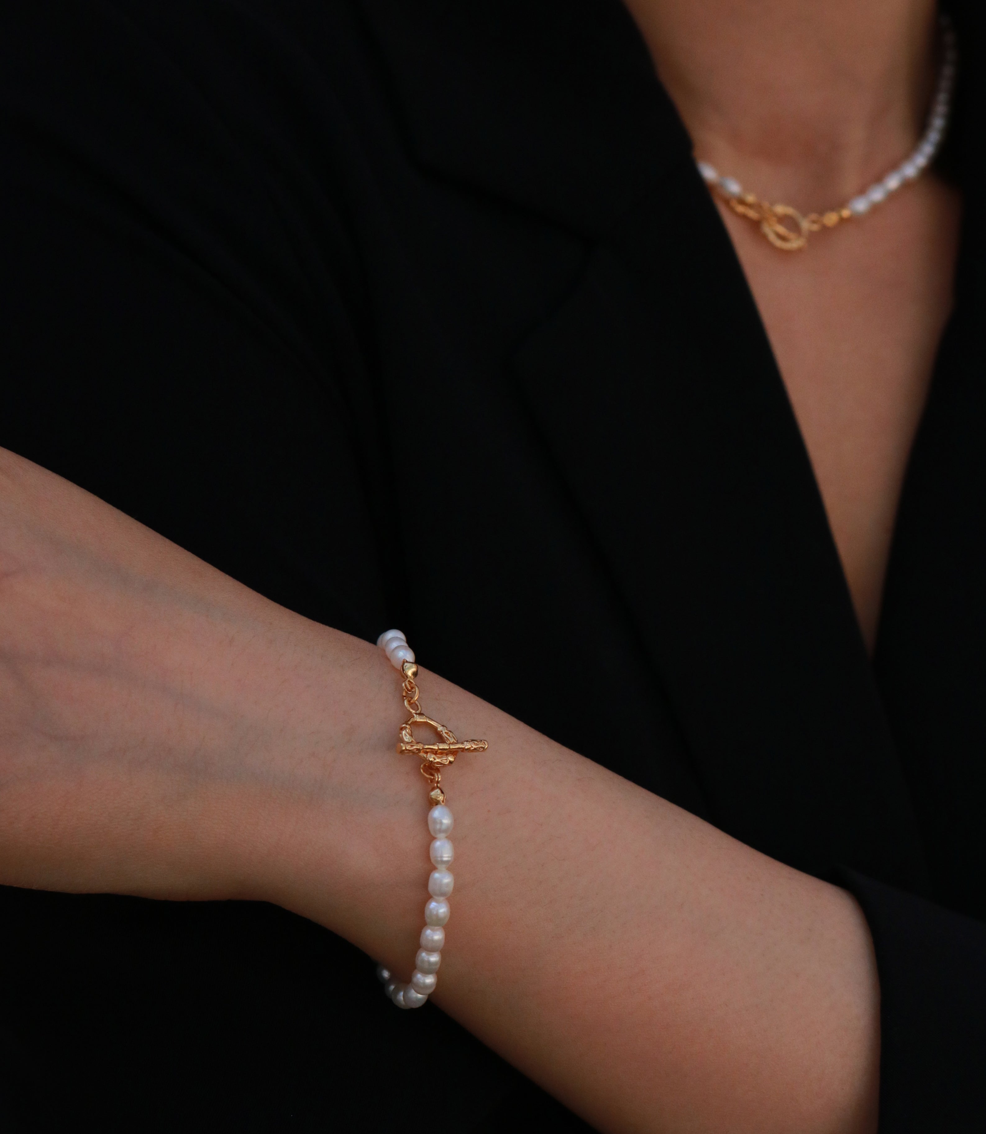 Pavia Pearl Bracelet | Handcrafted Freshwater Pearls, 18k Gold Plated Clasp 2
