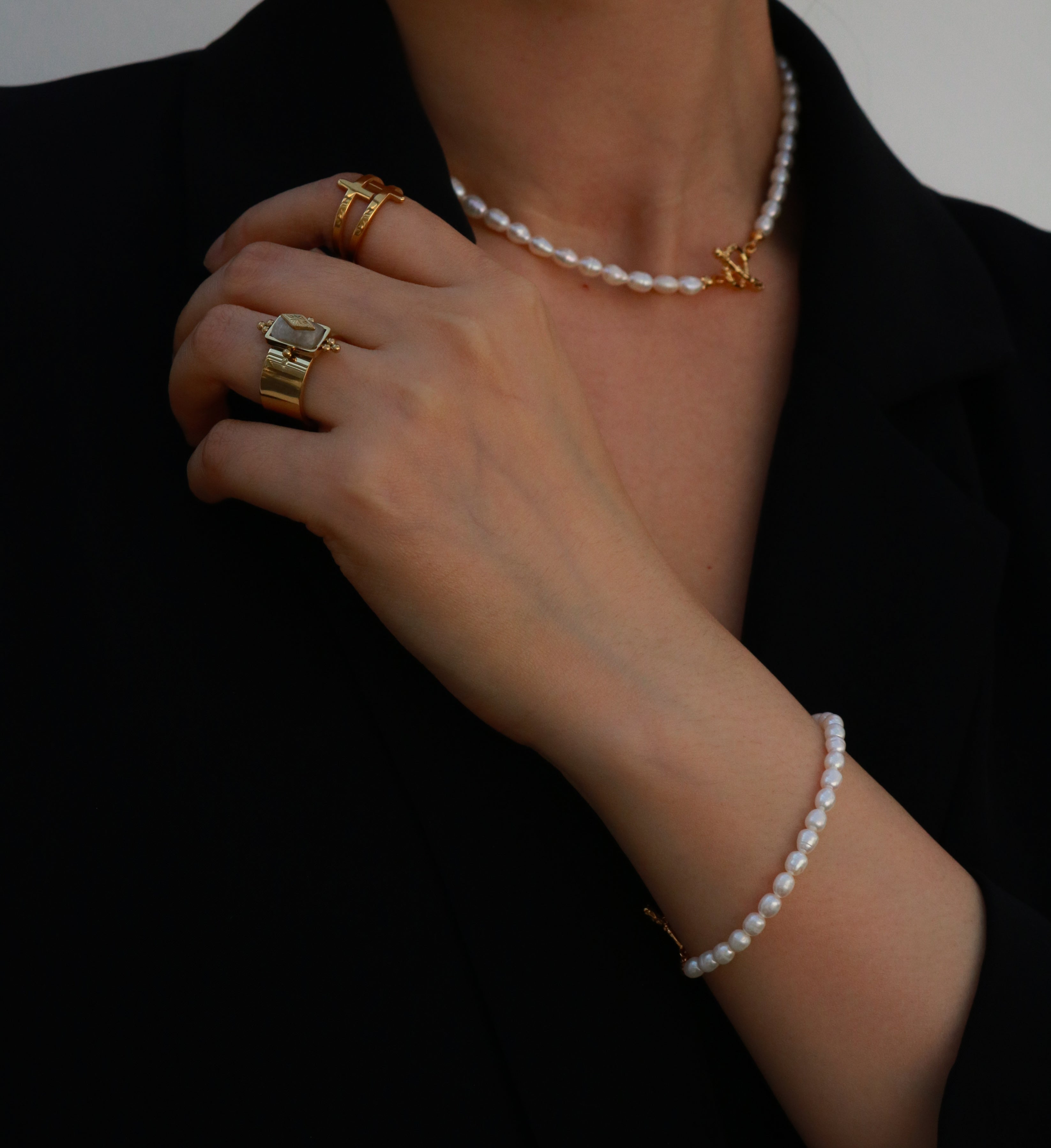 Pavia Pearl Bracelet | Handcrafted Freshwater Pearls, 18k Gold Plated Clasp 3