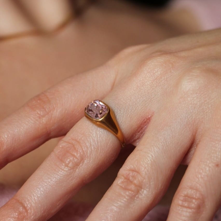 Pavo Emerald Cut Ring | Pink Stone, 18k Gold Plated 3