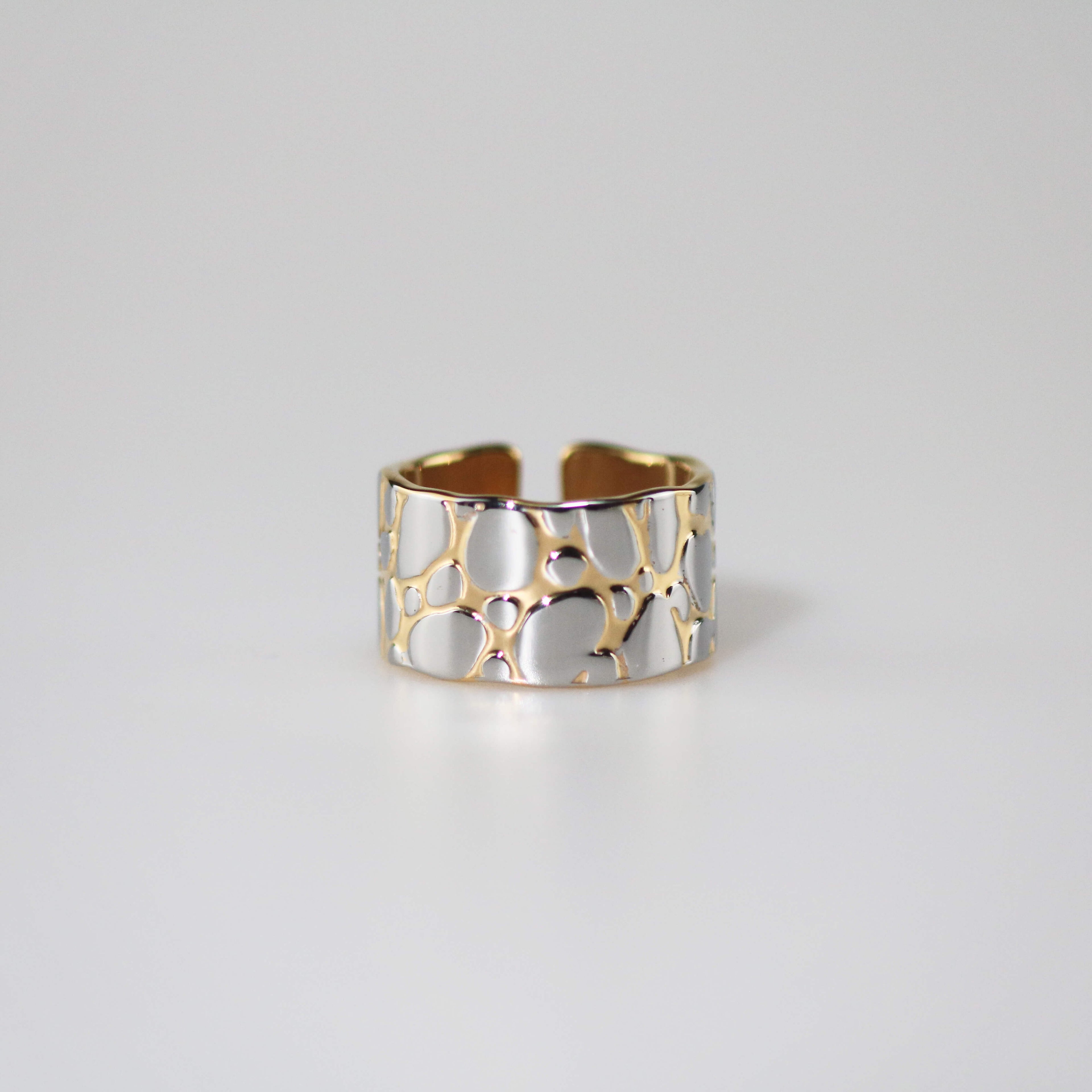 Pavo Statement Band Ring | 18k Gold Plated Silver Pebbles 0