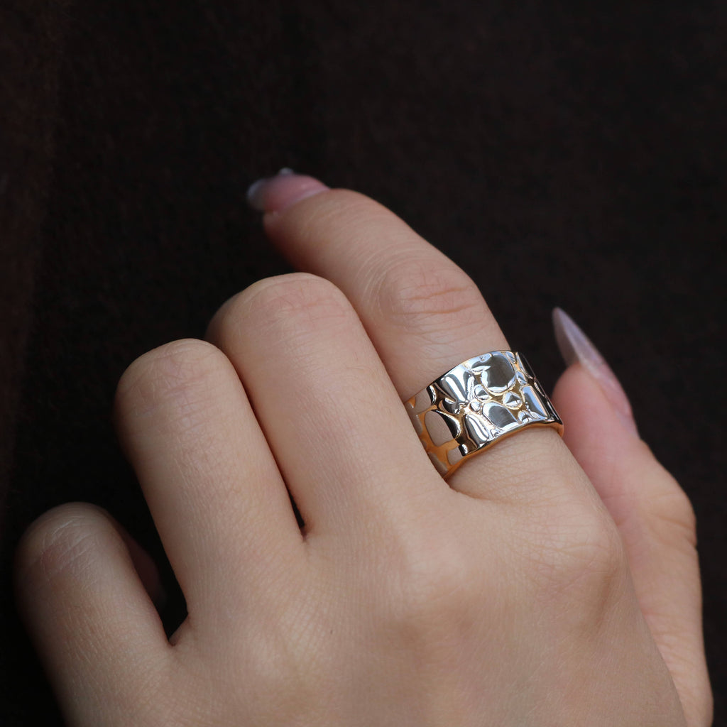 Pavo Statement Band Ring | 18k Gold Plated Silver Pebbles 1