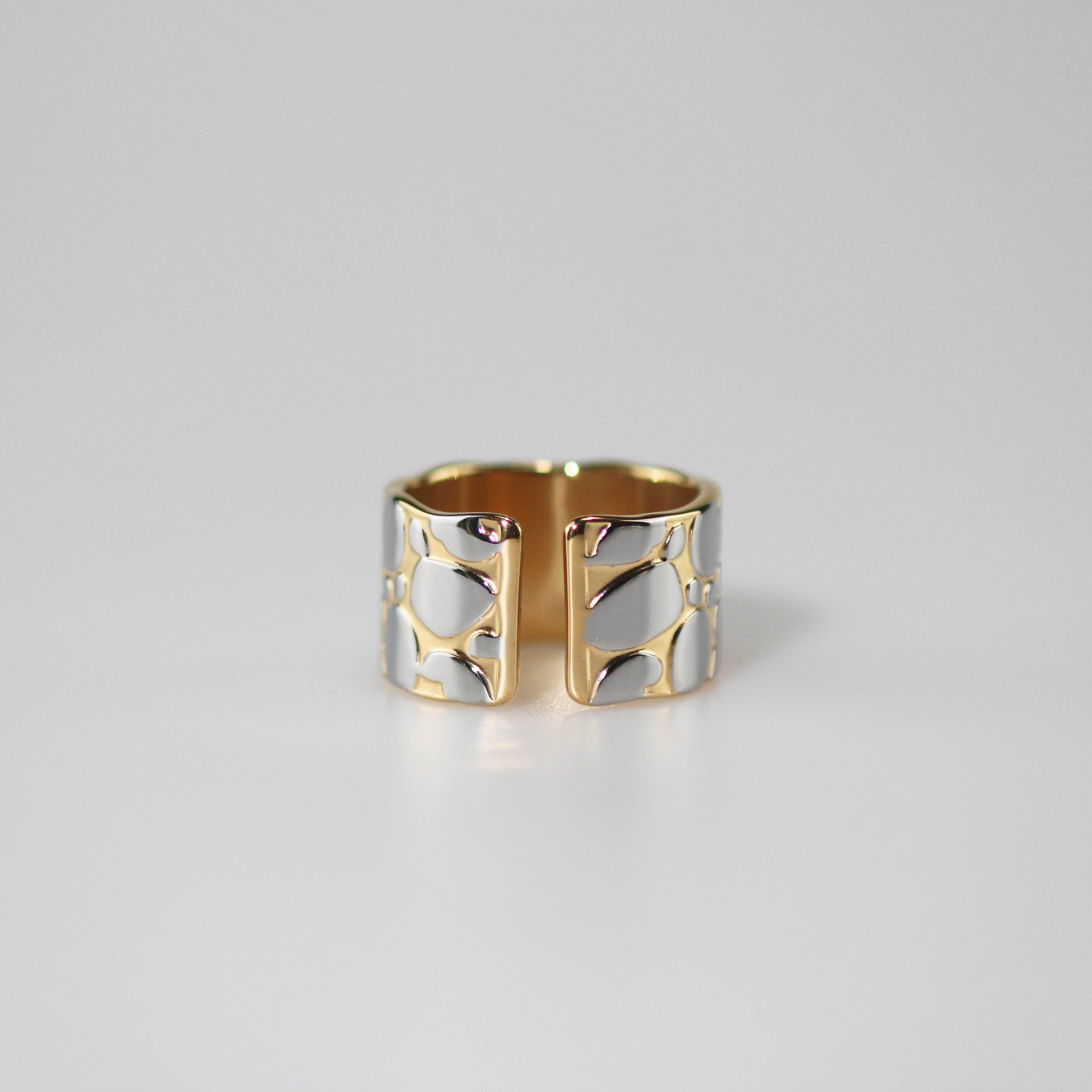Pavo Statement Band Ring | 18k Gold Plated Silver Pebbles 5