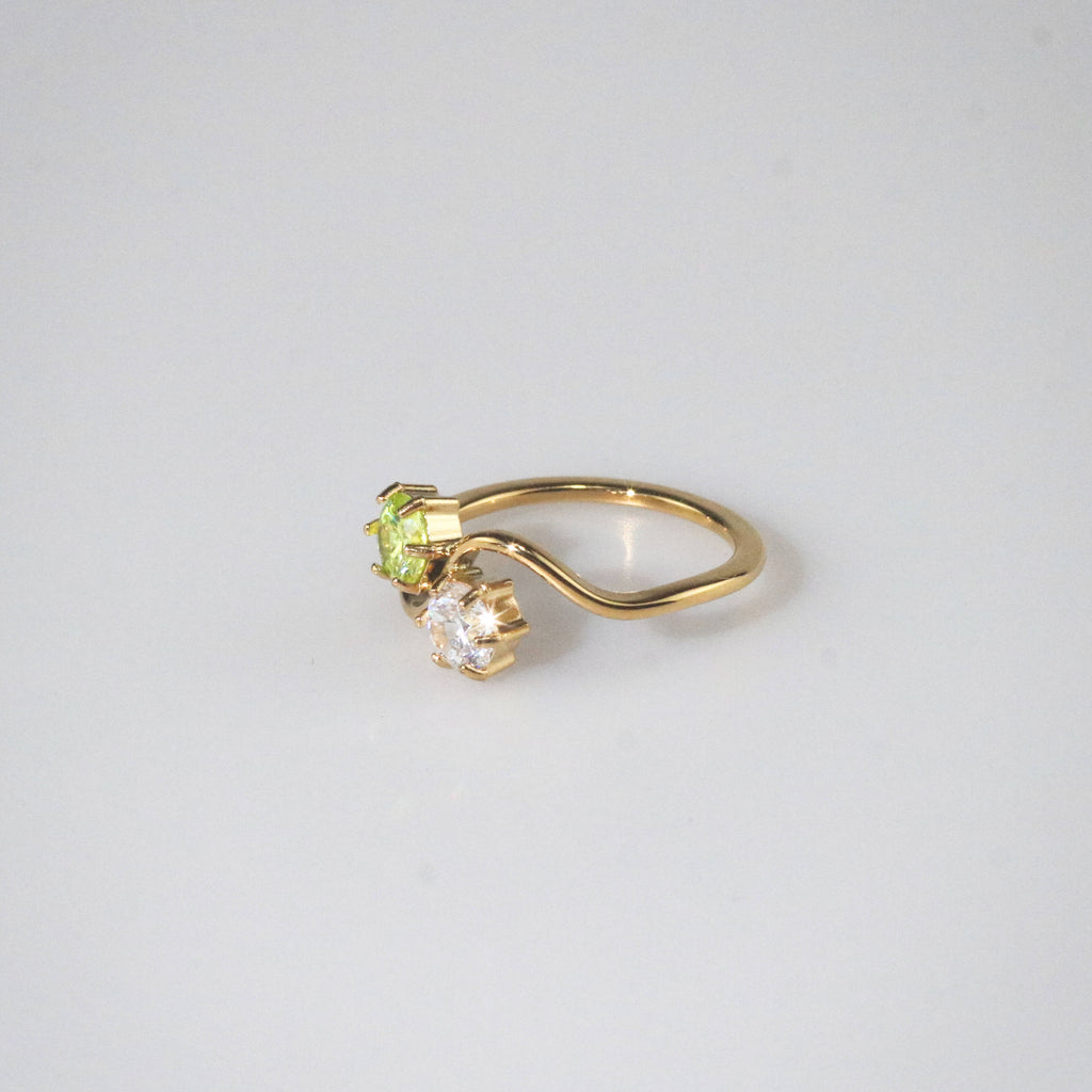Pavo Wave Ring | Peridot and White CZ, 18k Gold Plated 4