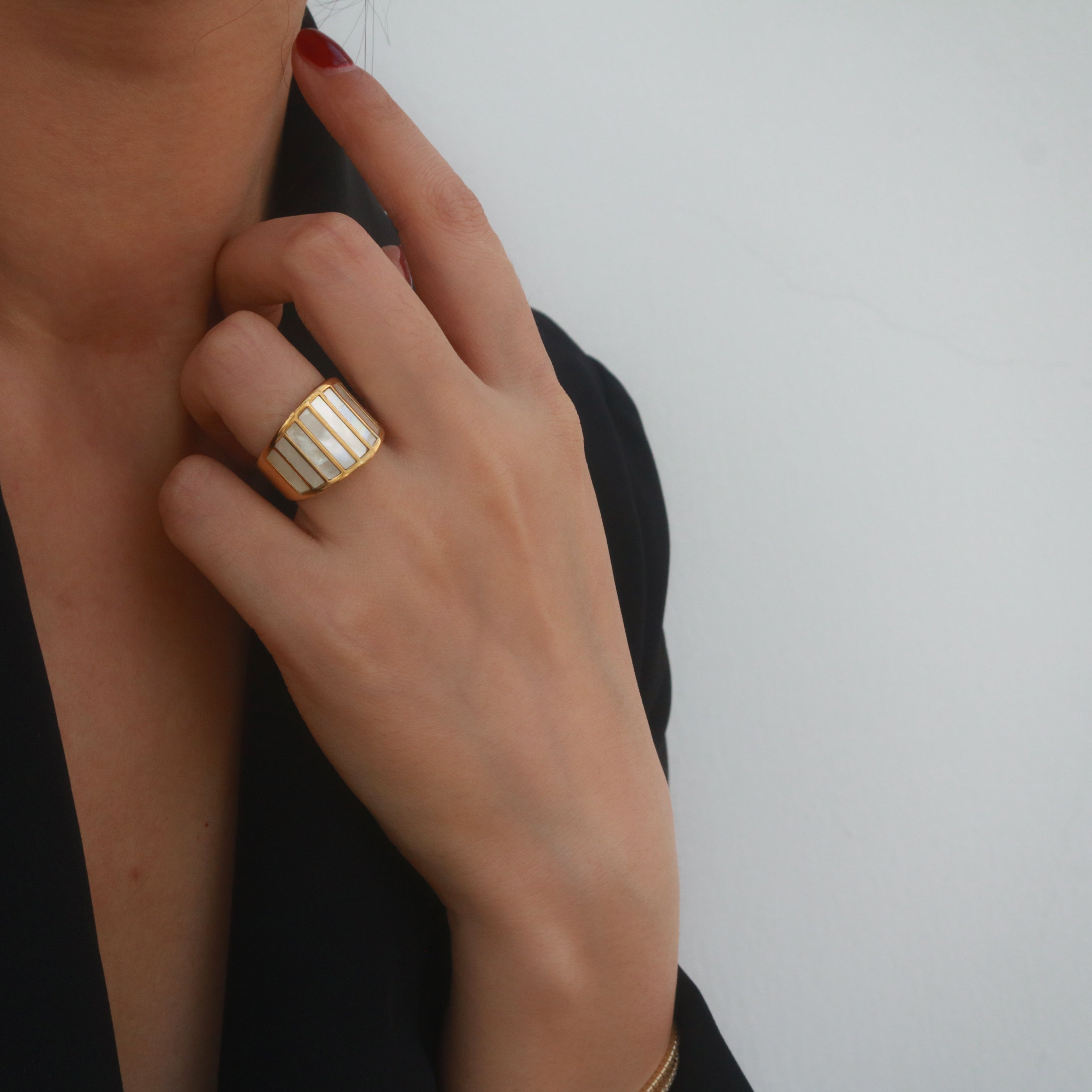 Sable Mother of Pearl Ring | 18k Gold Plated Stainless Steel 4