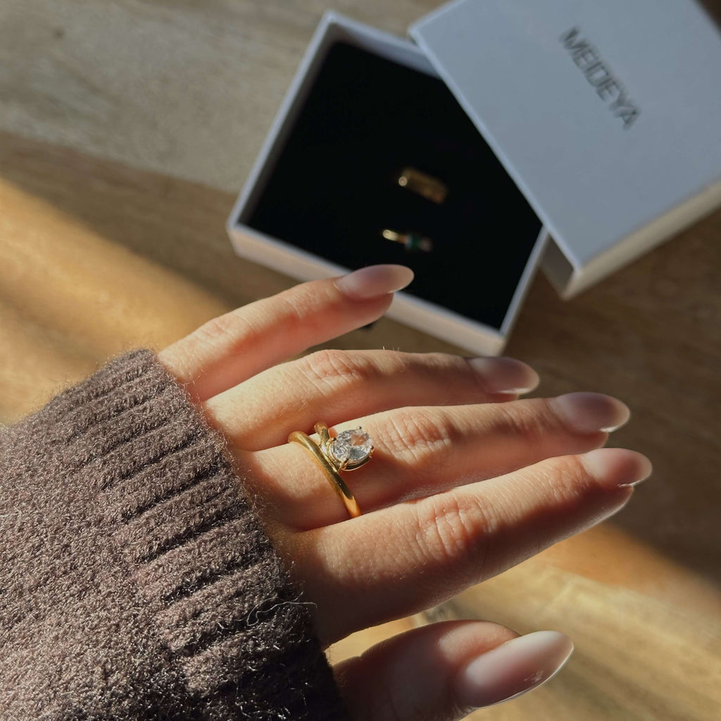 Soleil Curve Ring | 18k Gold Plated Stainless Steel 2