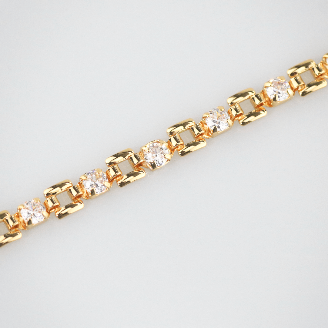 Sora Chain Bracelet | 18k Gold Plated, Zircon Accents, Adjustable Length 2