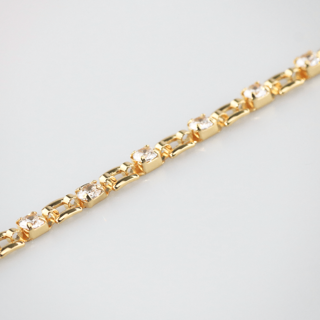 Sora Chain Bracelet | 18k Gold Plated, Zircon Accents, Adjustable Length 3