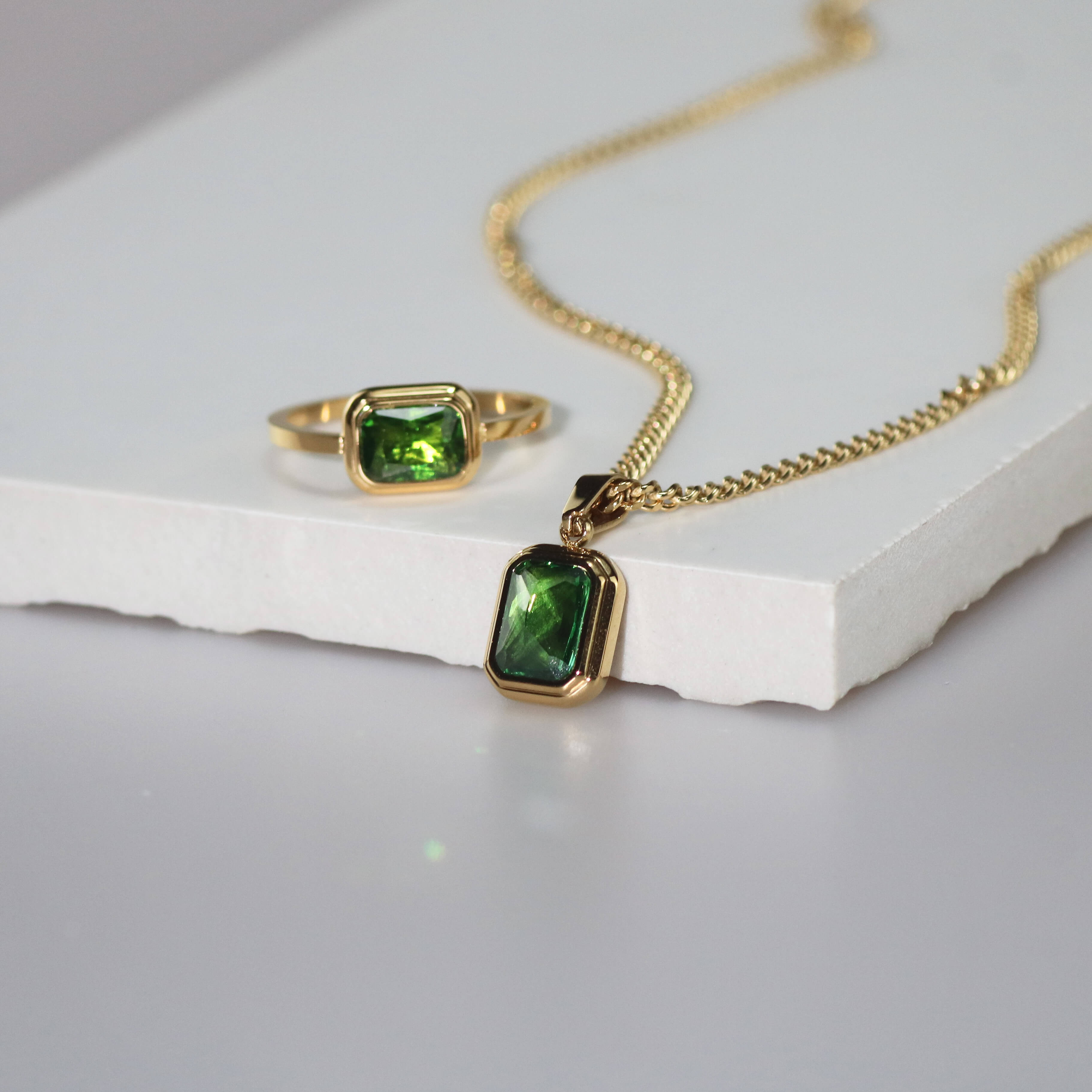 Sora Emerald Jewelry Set | 18k Gold Plated, Stainless Steel 2