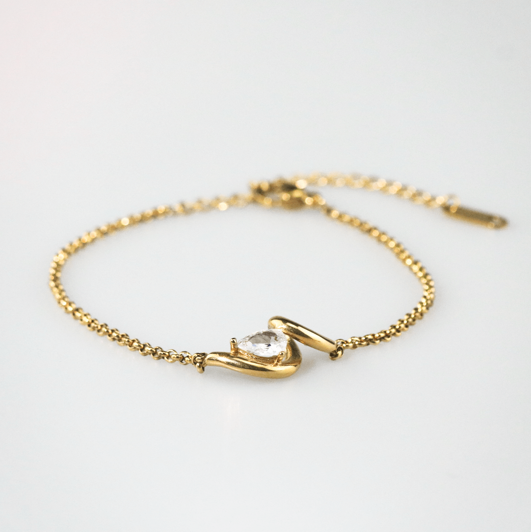 Talia Curve Bracelet | 18k Gold Plated, Adjustable Chain 0