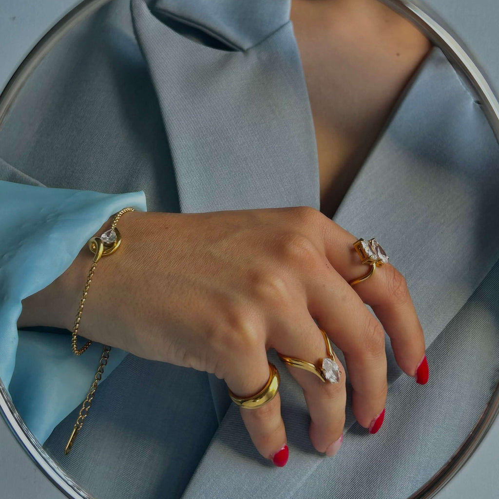 Talia Curve Bracelet | 18k Gold Plated, Adjustable Chain 1