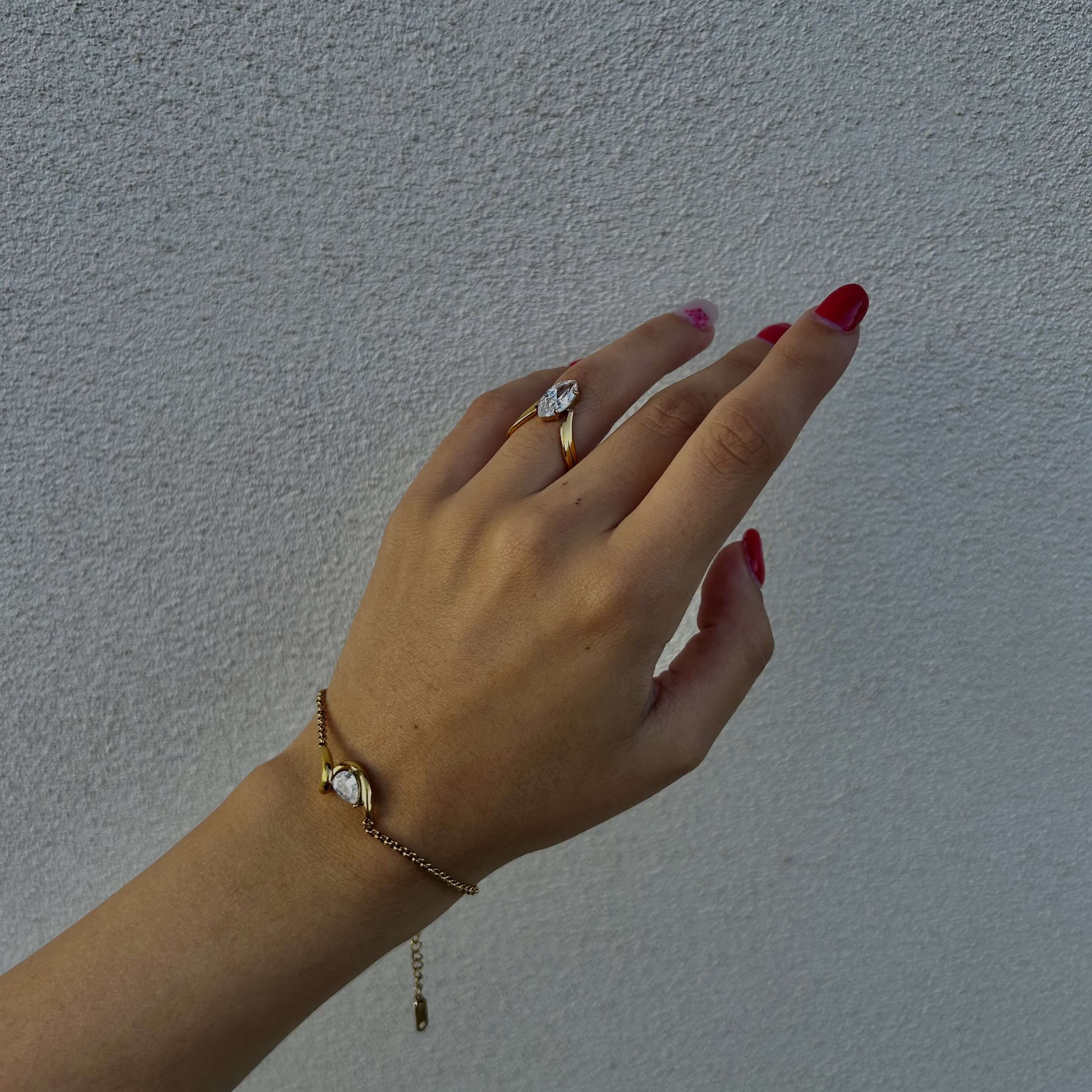 Talia Curve Bracelet | 18k Gold Plated, Adjustable Chain 3