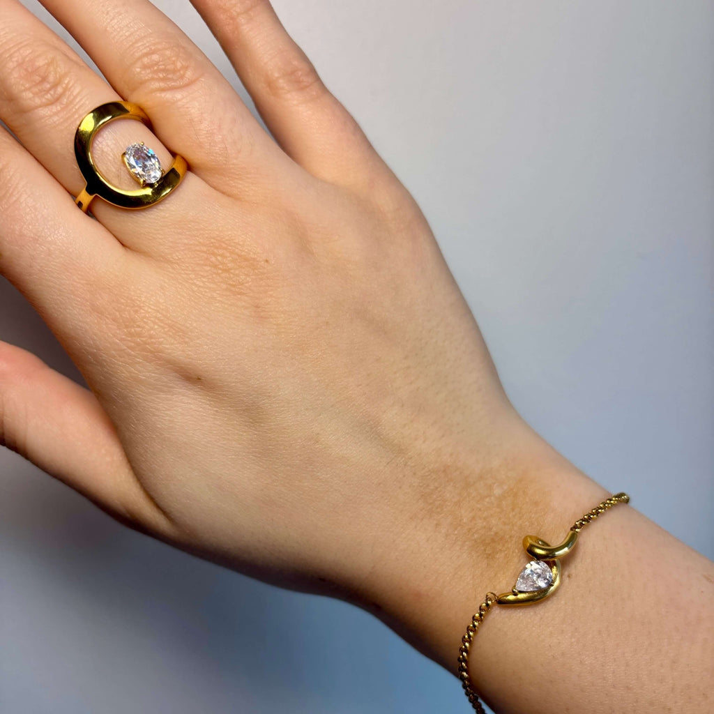 Talia Curve Bracelet | 18k Gold Plated, Adjustable Chain 5