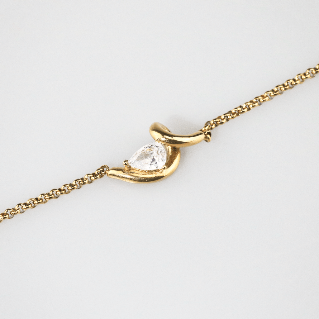 Talia Curve Bracelet | 18k Gold Plated, Adjustable Chain 7