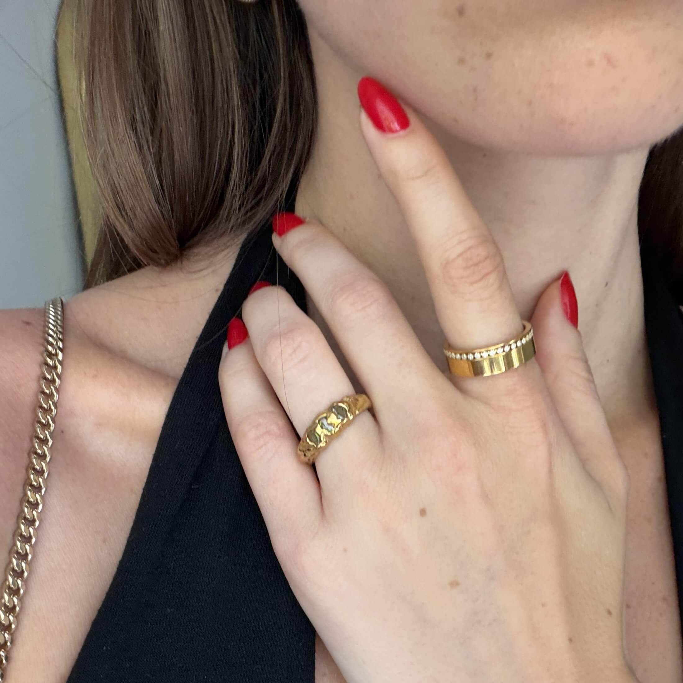 Trista Hammered Ring | Triple Stone, 18k Gold Plated, Waterproof 2