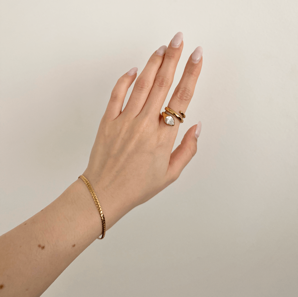 Uma Bracelet | 18k Gold Plated Stainless Steel, Tarnish Resistant 4