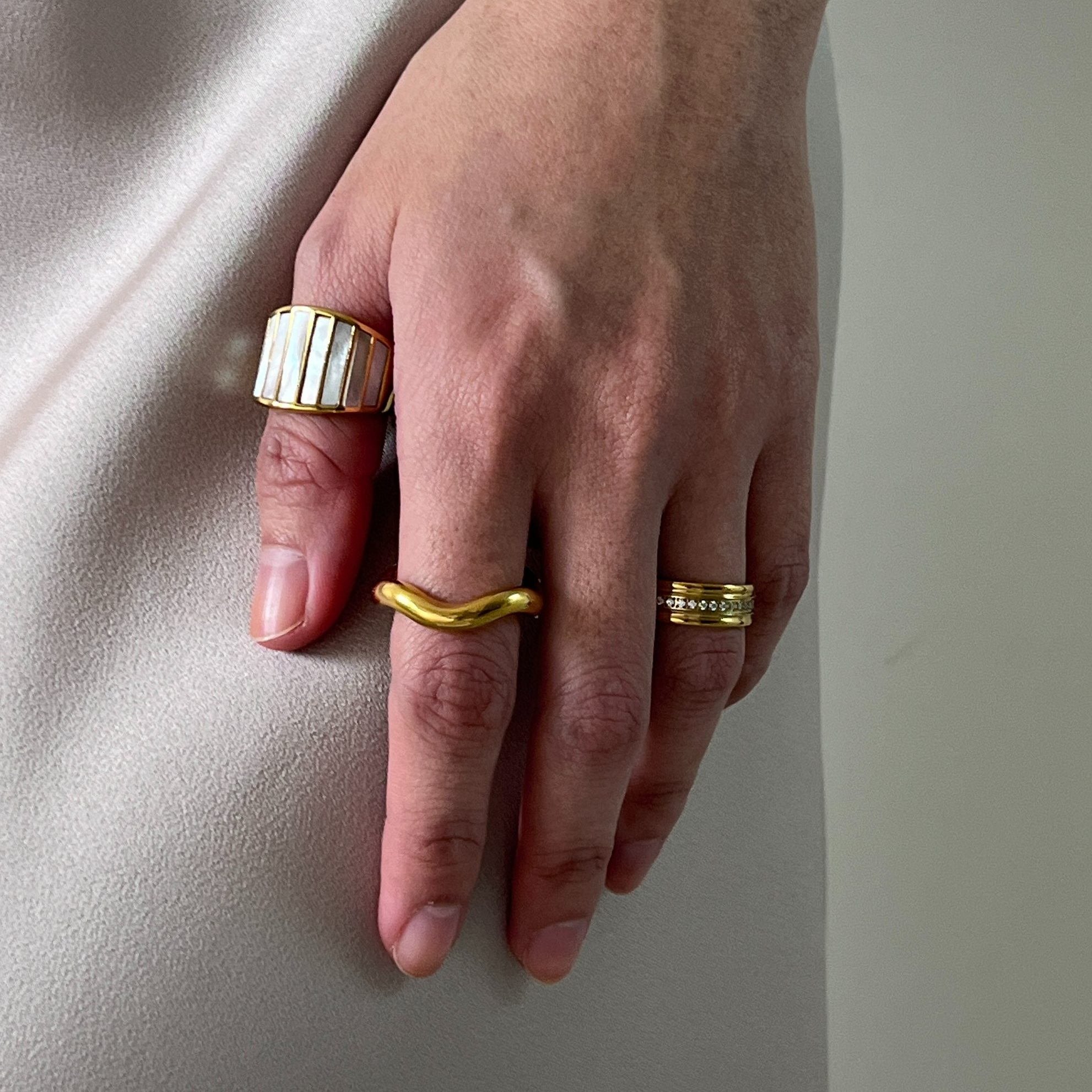 Wren Waveform Band Ring | 18k Gold Plated Stainless Steel 1