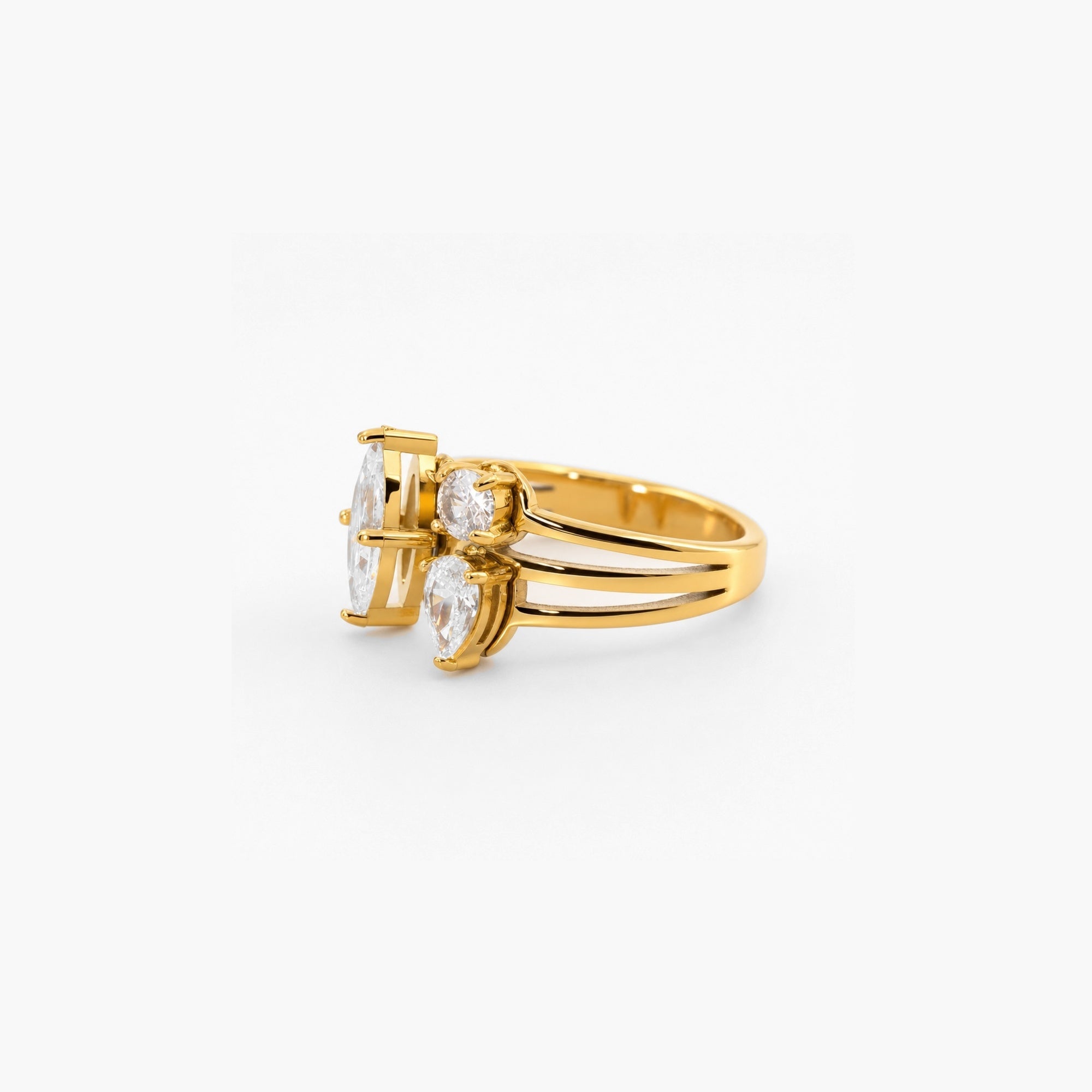 Yara Cluster Ring | 18k Gold Plated, Asymmetric Design 2